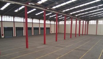 Excelente Galpão para Locaçãono Itapegica em Guarulhos com 4.600m² de área construída Moura Galpões